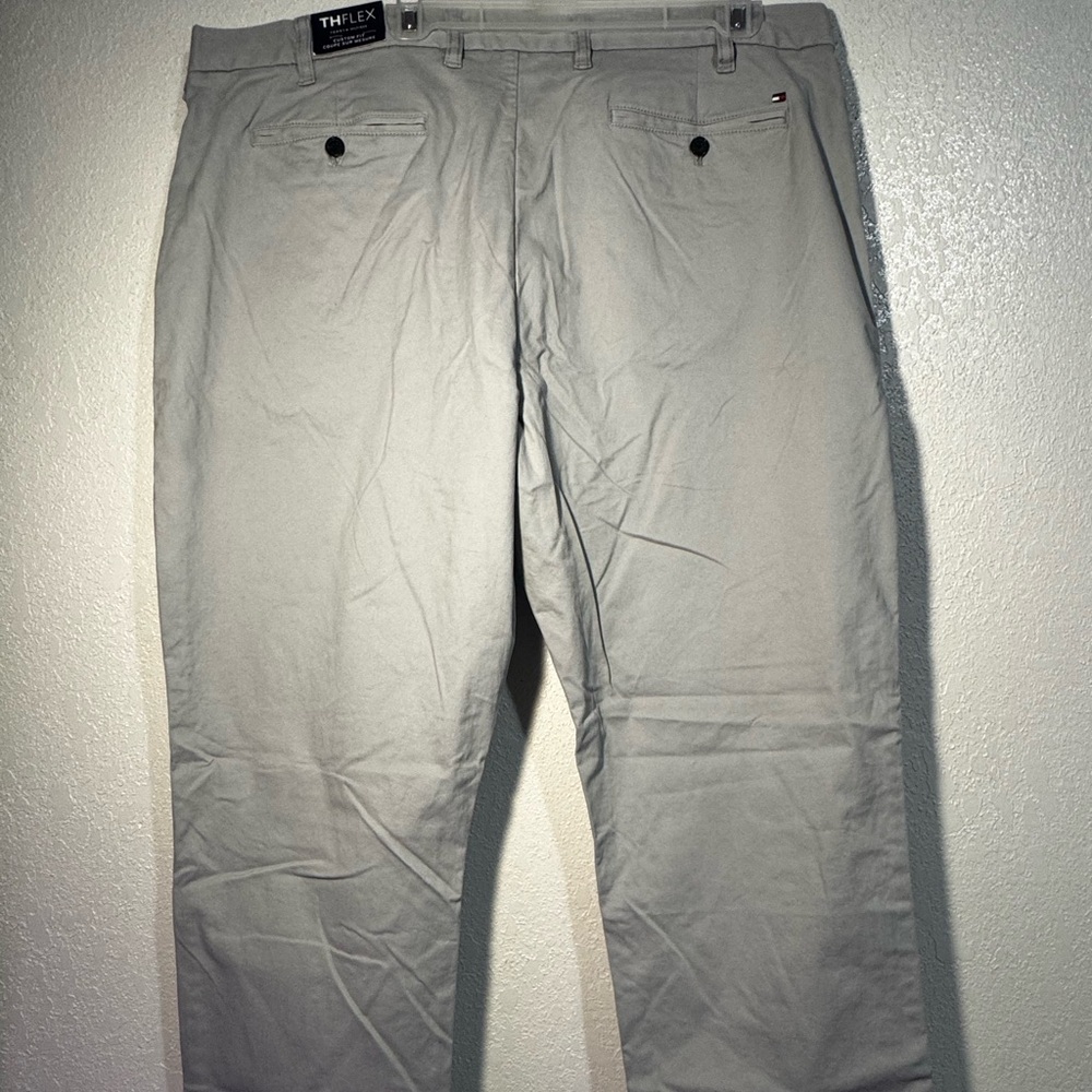 Tommy Hilfiger Men's Gray Tailored Chino Pants Custom Fit Size 40W/32L TH FLEX
